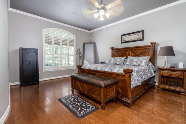 20303 Stone Lake Circle, Tomball, TX 77377