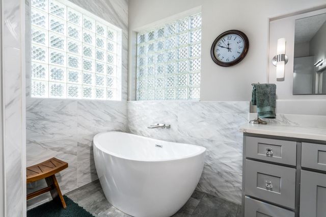 20303 Stone Lake Circle, Tomball, TX 77377