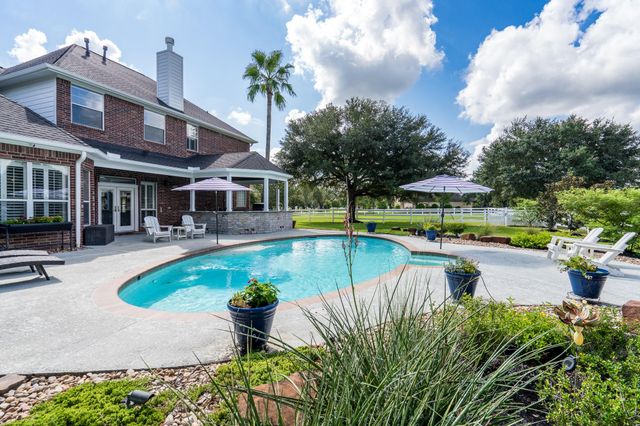 20303 Stone Lake Circle, Tomball, TX 77377