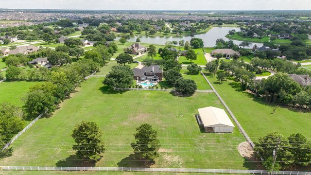 20303 Stone Lake Circle, Tomball, TX 77377