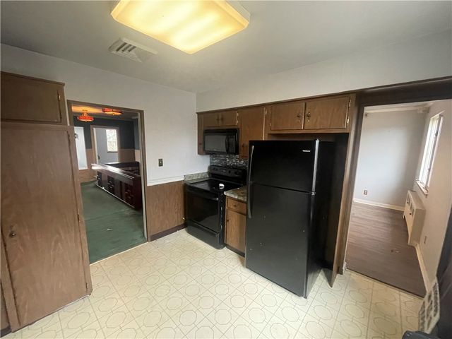 701 Thompson, Donora, PA 15033