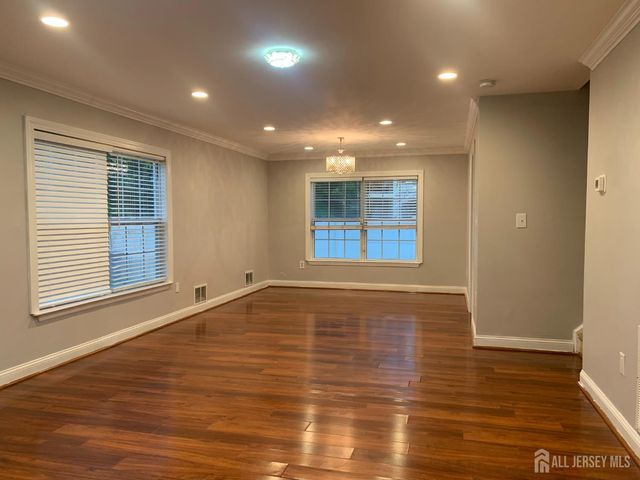 14 Colson Court, Piscataway, NJ 08854