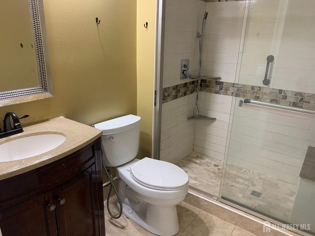 14 Colson Court, Piscataway, NJ 08854