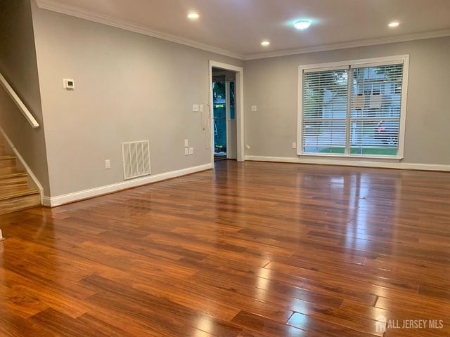 14 Colson Court, Piscataway, NJ 08854