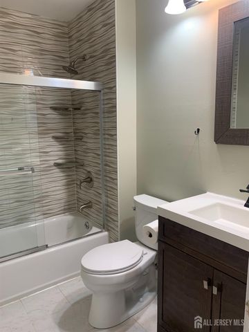 14 Colson Court, Piscataway, NJ 08854