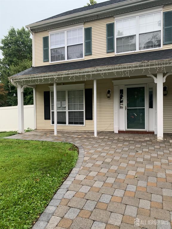14 Colson Court, Piscataway, NJ 08854