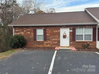 117 24th Street NW, Hickory, NC 28601