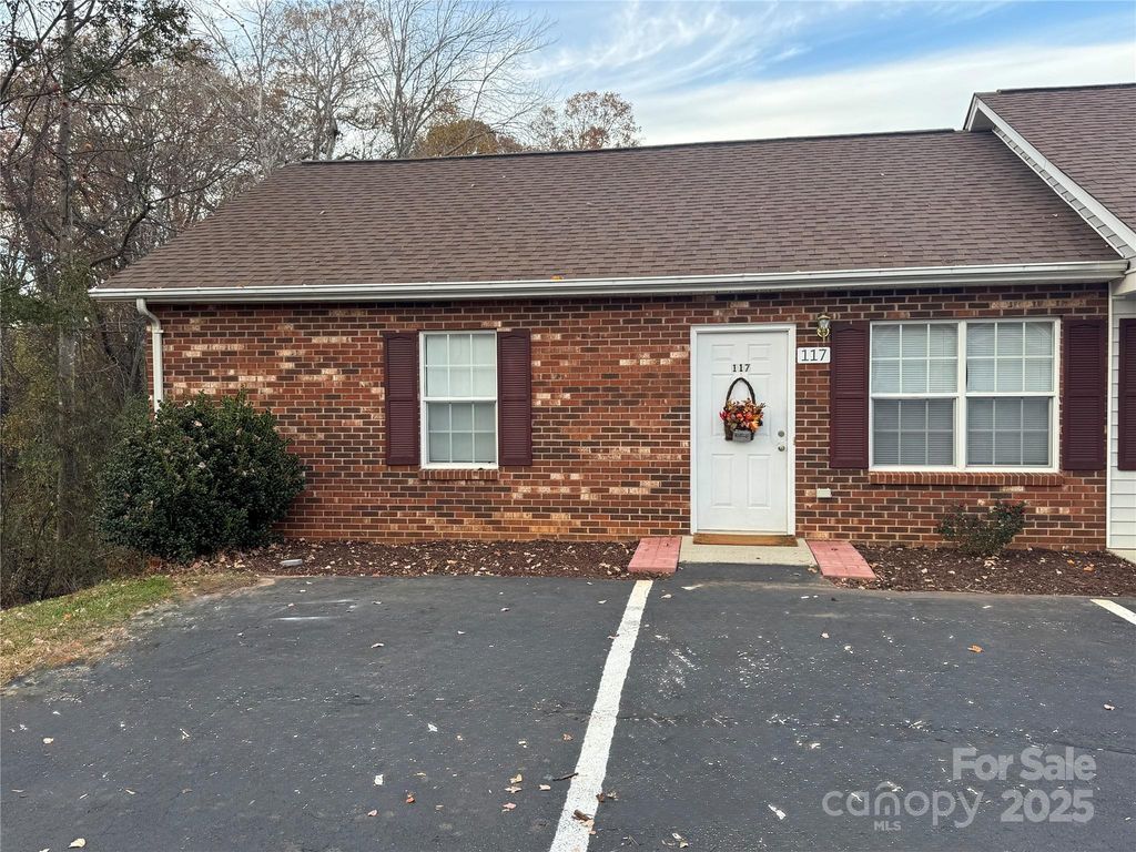 117 24th Street NW, Hickory, NC 28601