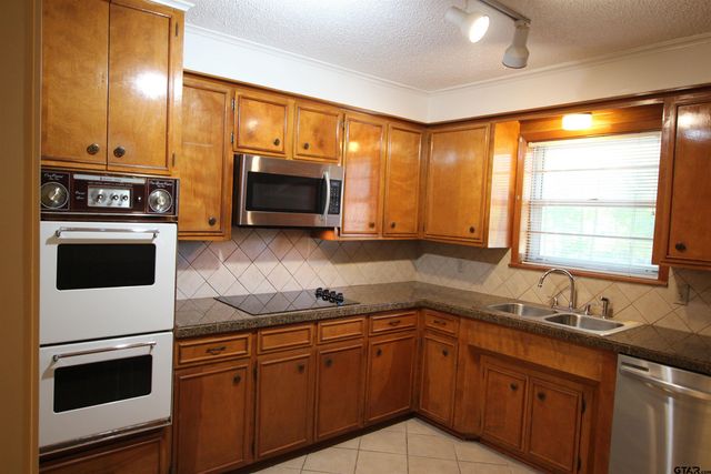 1536 Crockett Dr, Tyler, TX 75701