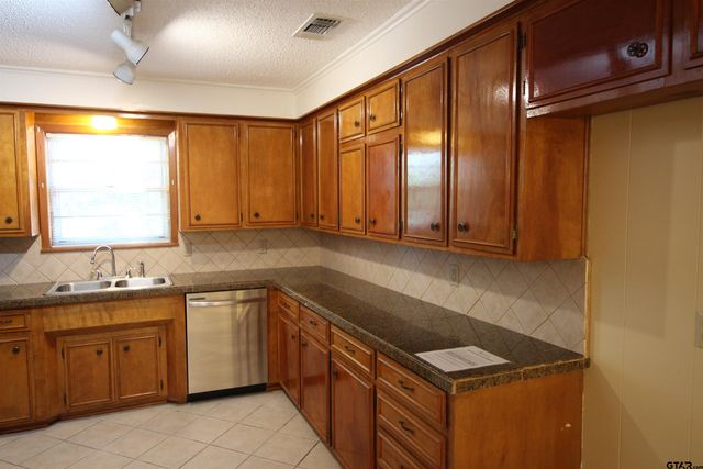 1536 Crockett Dr, Tyler, TX 75701
