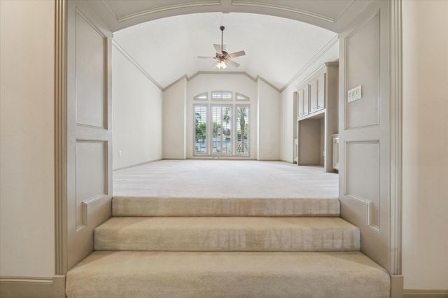 7 Club Oak Court, Kingwood, TX 77339