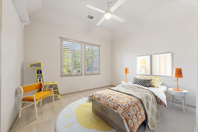 7 Club Oak Court, Kingwood, TX 77339