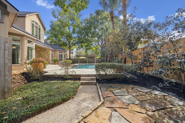 7 Club Oak Court, Kingwood, TX 77339