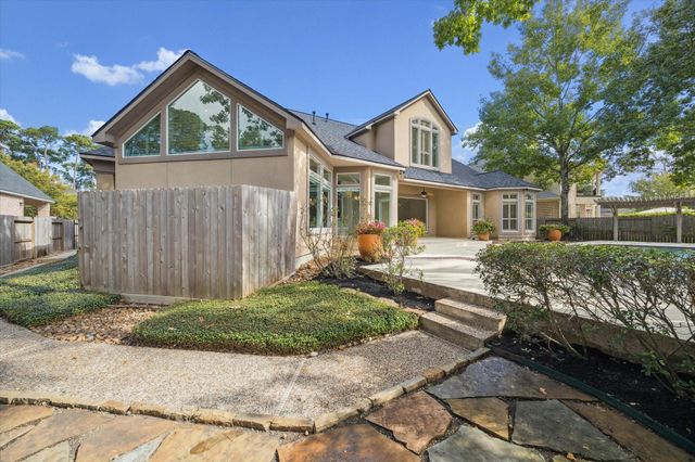 7 Club Oak Court, Kingwood, TX 77339