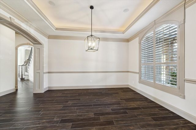 7 Club Oak Court, Kingwood, TX 77339