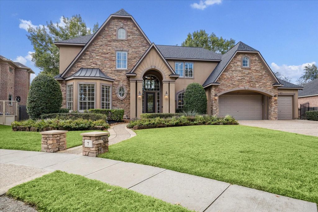 7 Club Oak Court, Kingwood, TX 77339