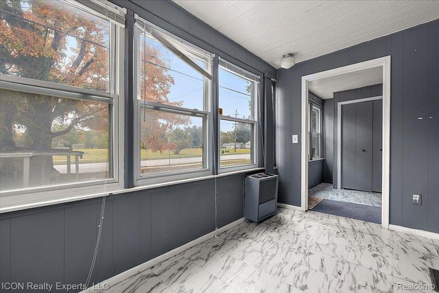 24850 W 9 Mile Road, Southfield, MI 48033