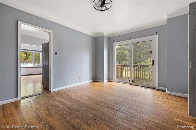 24850 W 9 Mile Road, Southfield, MI 48033