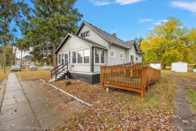 24850 W 9 Mile Road, Southfield, MI 48033