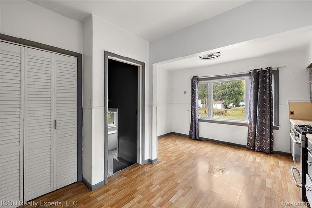 24850 W 9 Mile Road, Southfield, MI 48033