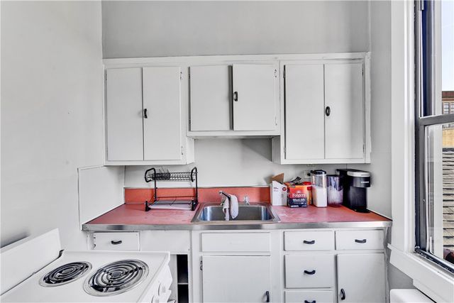 810 Amity St, Homestead, PA 15120