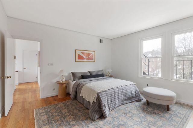 352 Harvard Street 1C, Cambridge, MA 02138