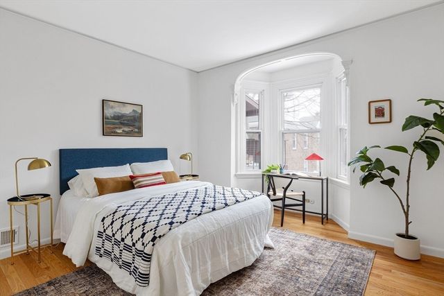 352 Harvard Street 1C, Cambridge, MA 02138