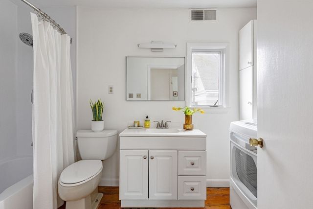 352 Harvard Street 1C, Cambridge, MA 02138