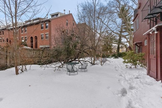 352 Harvard Street 1C, Cambridge, MA 02138