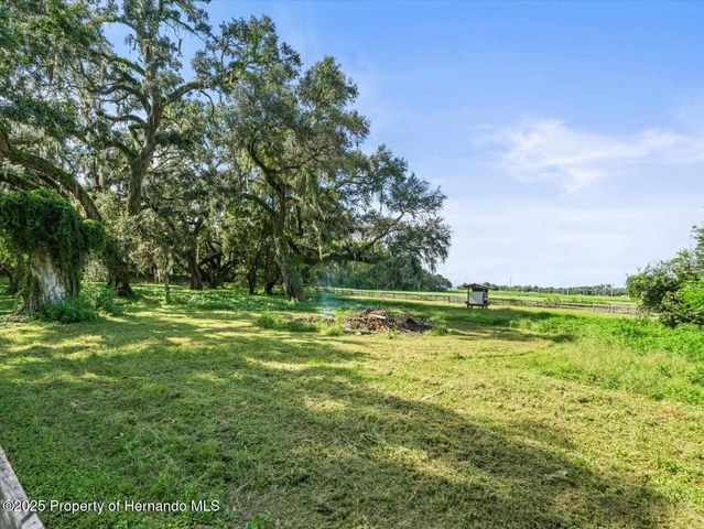 18570 Kuka Lane, Shady Hills, FL 34610