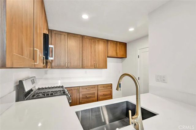 16960 Algonquin 3-204, Huntington Beach, CA 92649