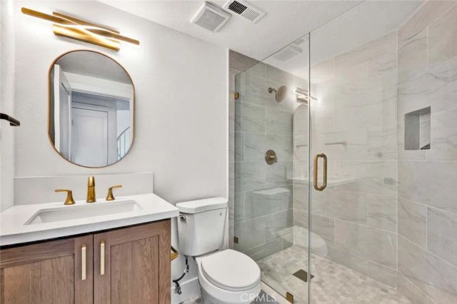 16960 Algonquin 3-204, Huntington Beach, CA 92649