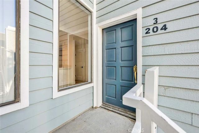 16960 Algonquin 3-204, Huntington Beach, CA 92649