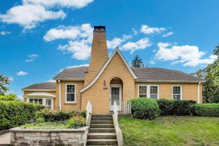 566 Bellevue Place, Highland Park, IL 60035