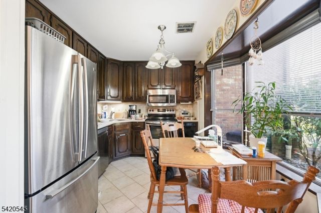 900 Valley Rd E3, Clifton City, NJ 07013