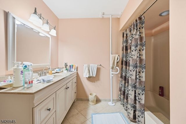 900 Valley Rd E3, Clifton City, NJ 07013