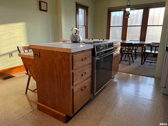 2347 Business Hwy 13 Highway, Murphysboro, IL 62966