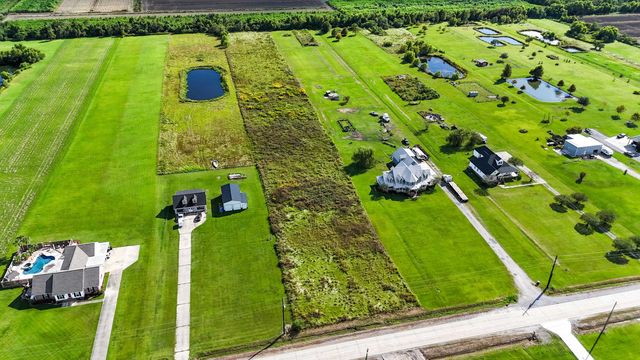 764 E Woodlawn Ranch Road, Houma, LA 70363