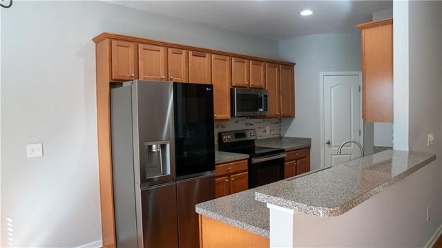 2476 Suwanee Pointe Drive, Lawrenceville, GA 30043