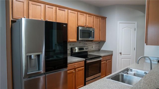 2476 Suwanee Pointe Drive, Lawrenceville, GA 30043
