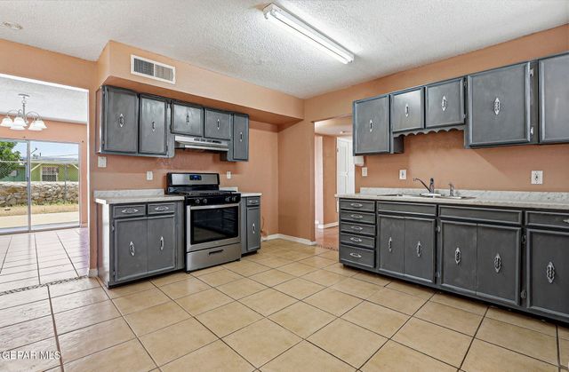 9101 CUERNAVACA Drive, El Paso, TX 79907