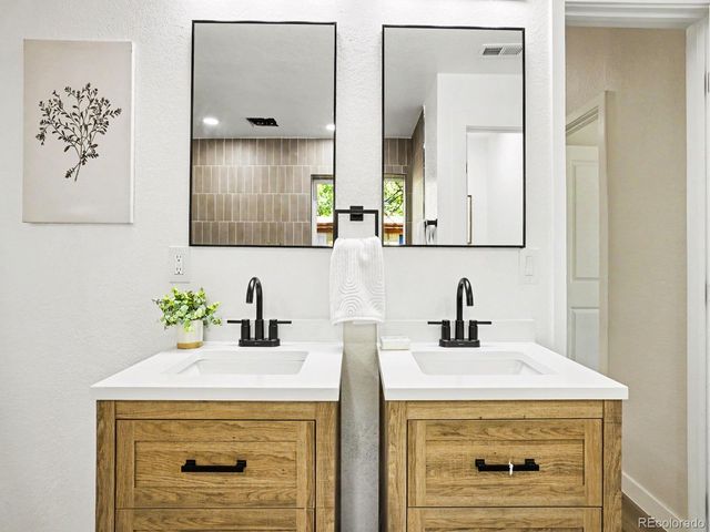 10240 W 16th Avenue, Lakewood, CO 80215