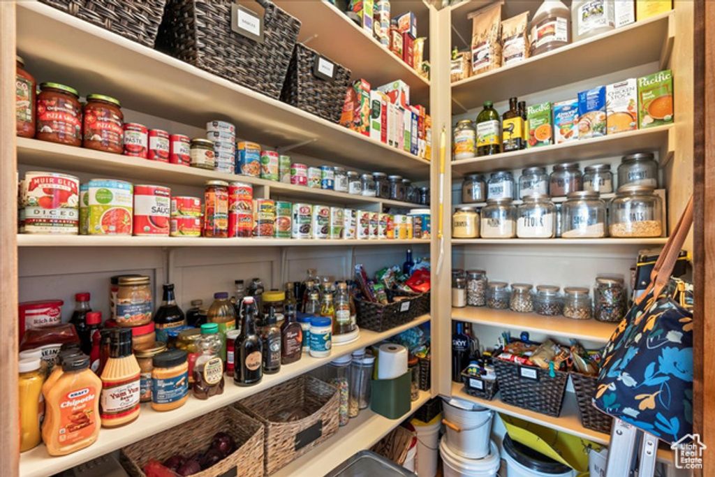 Image 61 of property listing at 823 W SUMMIT HAVEN CIR, Francis, UT 84036