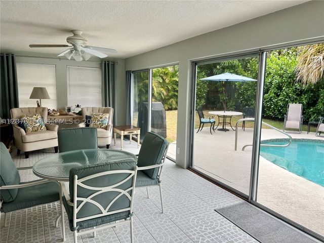 1241 Manor Dr, Singer Island, FL 33404