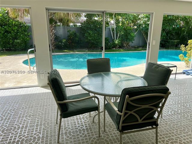 1241 Manor Dr, Singer Island, FL 33404