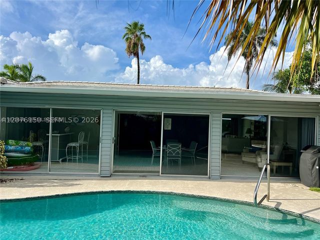 1241 Manor Dr, Singer Island, FL 33404