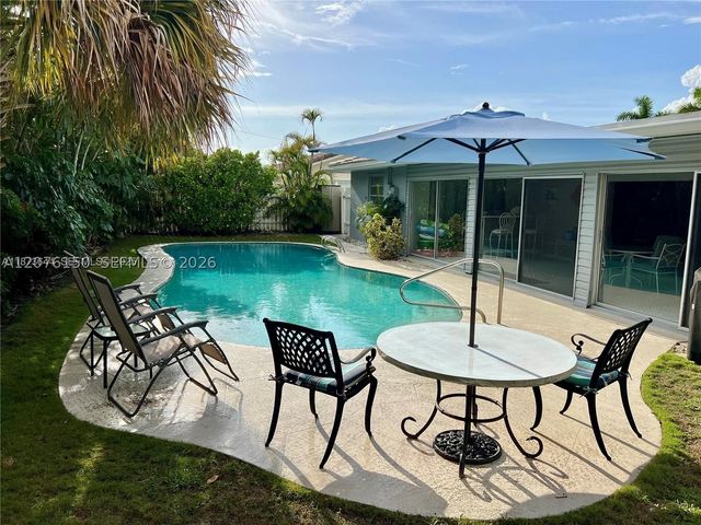 1241 Manor Dr, Singer Island, FL 33404