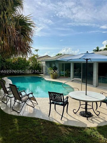 1241 Manor Dr, Singer Island, FL 33404