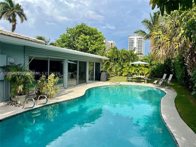1241 Manor Dr, Singer Island, FL 33404