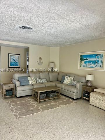 1241 Manor Dr, Singer Island, FL 33404